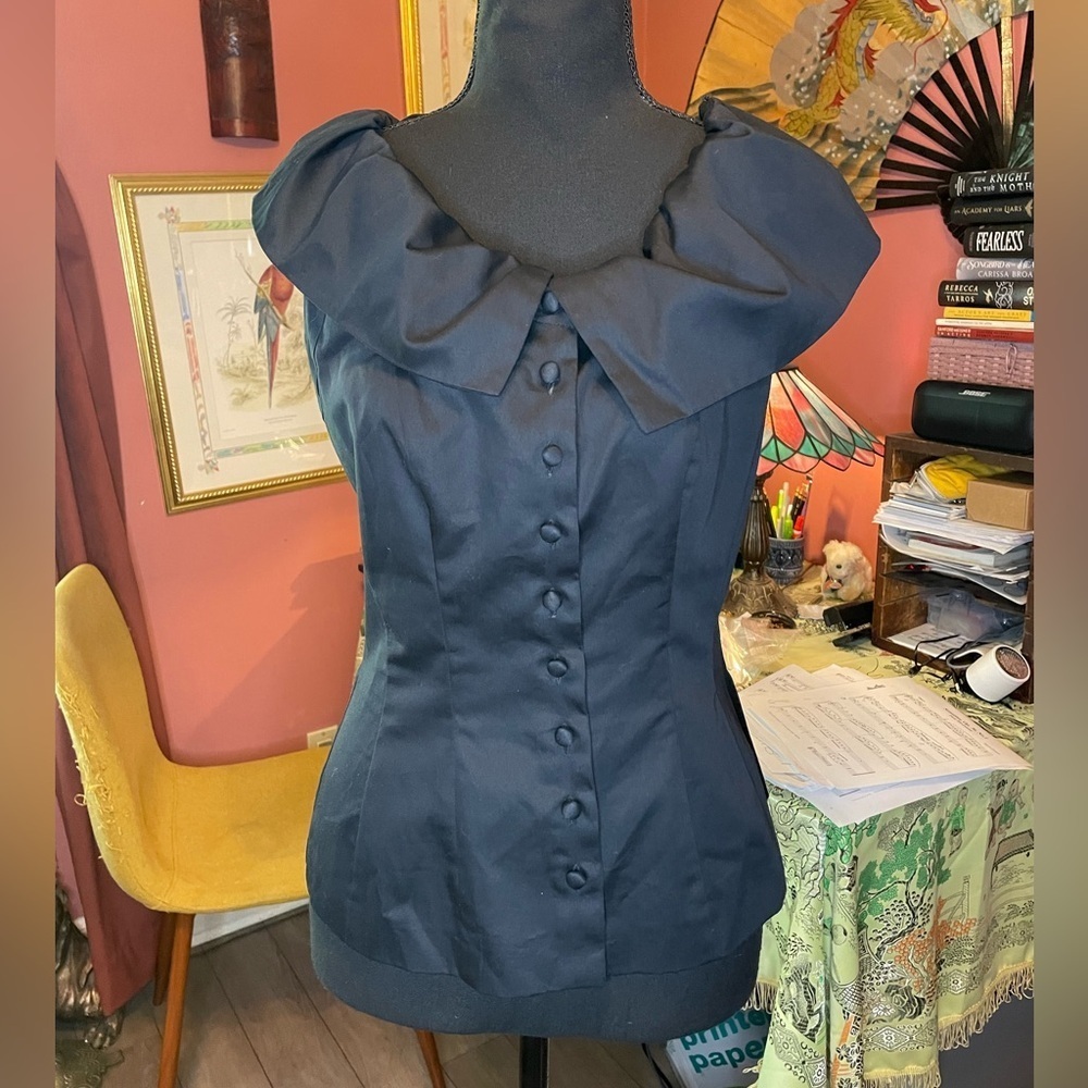 Hobbs London Dark Navy Button down blouse with large collar Size 10. Retail $150